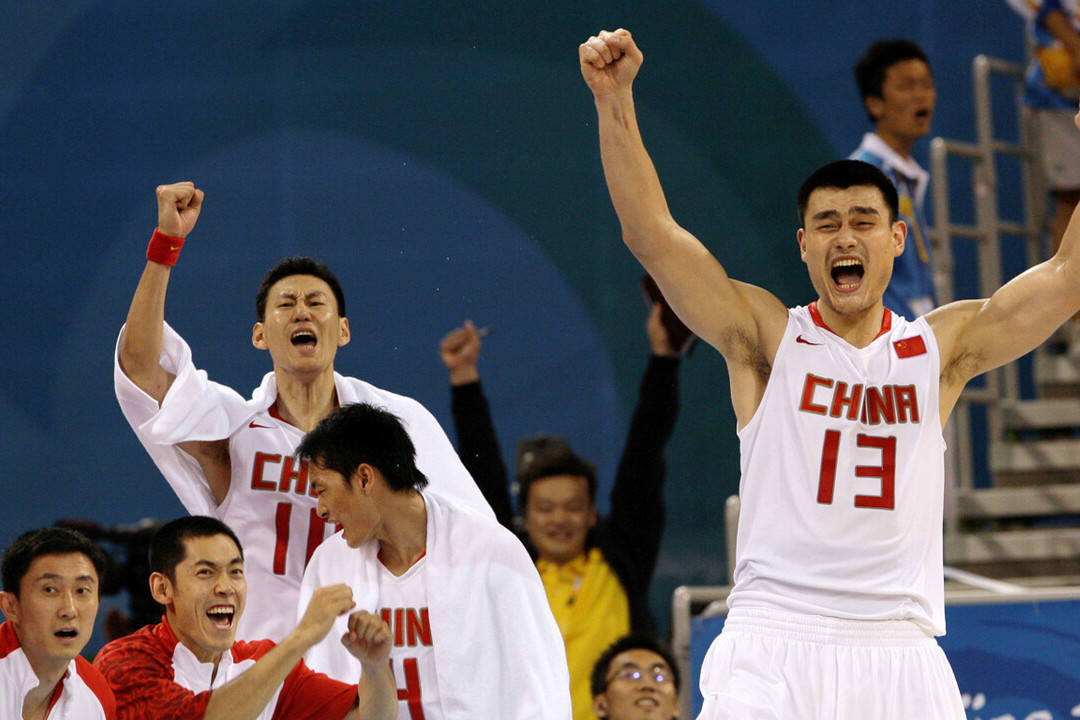 中国男篮结束NBA夏联征程三场比赛输了104分(中国男篮结束nba夏联征程三场比赛输了104分了吗)