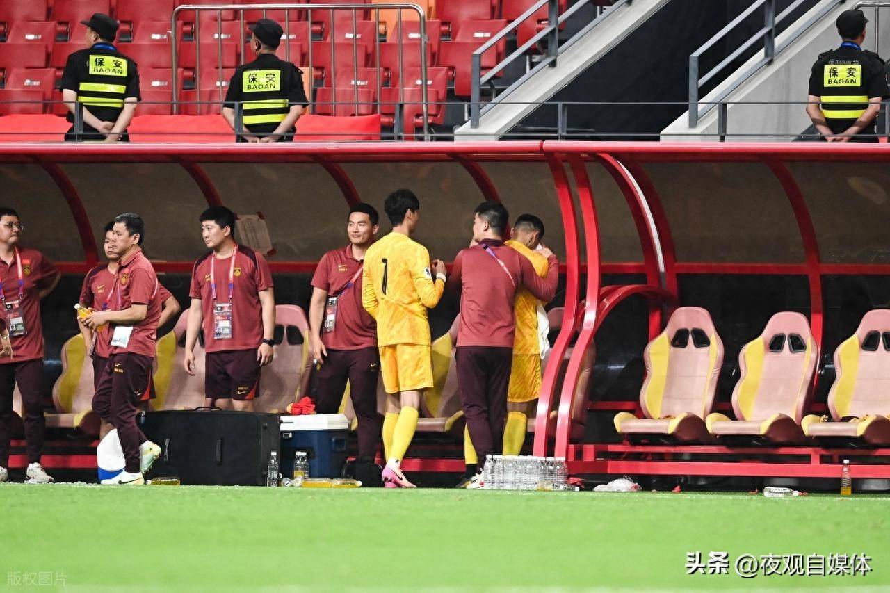 突发！国足东亚杯23人基本确定，久尔杰维奇临时带队，韦世豪无缘的简单介绍