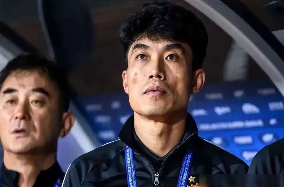 开云体育网站-前国脚曝国足新帅人选，直指45岁亚洲足球先生，范志毅被淘汰(大连某某东为何潜逃)