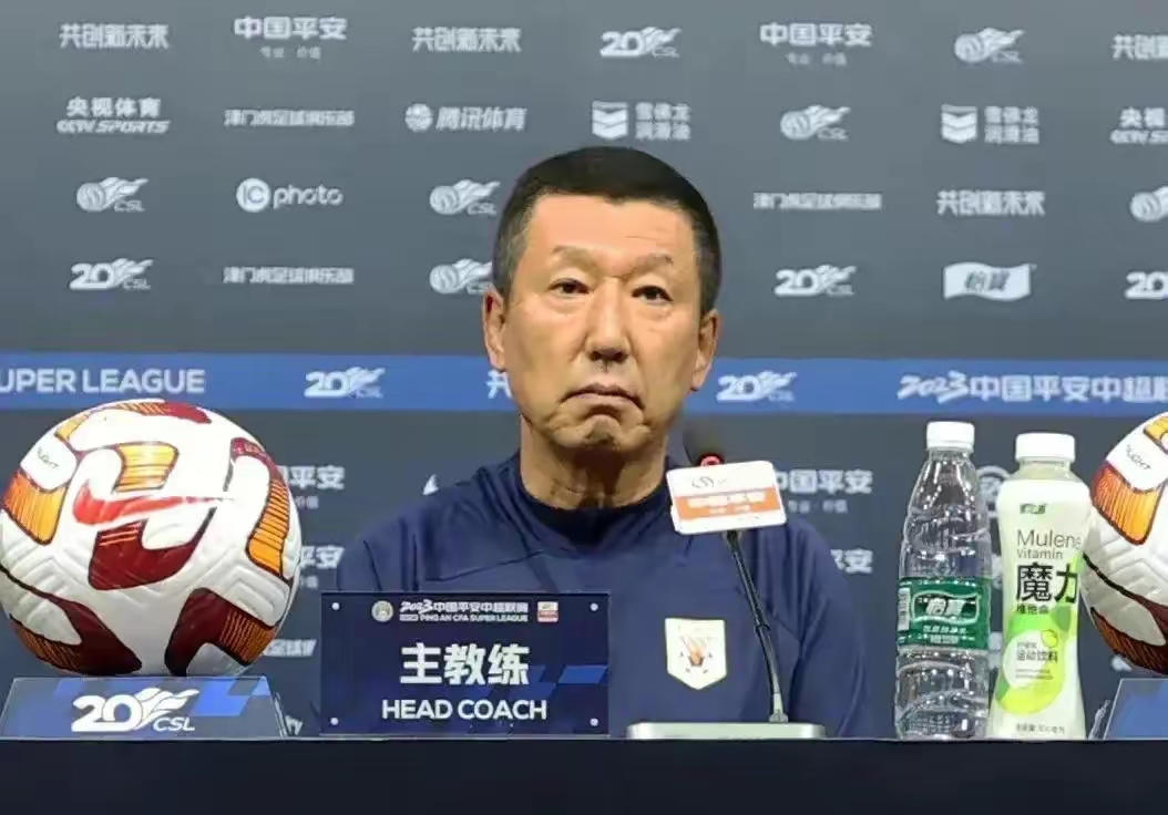 中国足球：二十年换了14位主帅下课，根子岂止在教练席？(带领中国足球队打入2002年世界杯的外籍教练)