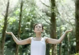 开云体育入口-晒华侨大学球员刘唯一拉回三分，配文以牙还牙(华侨大学是211吗)