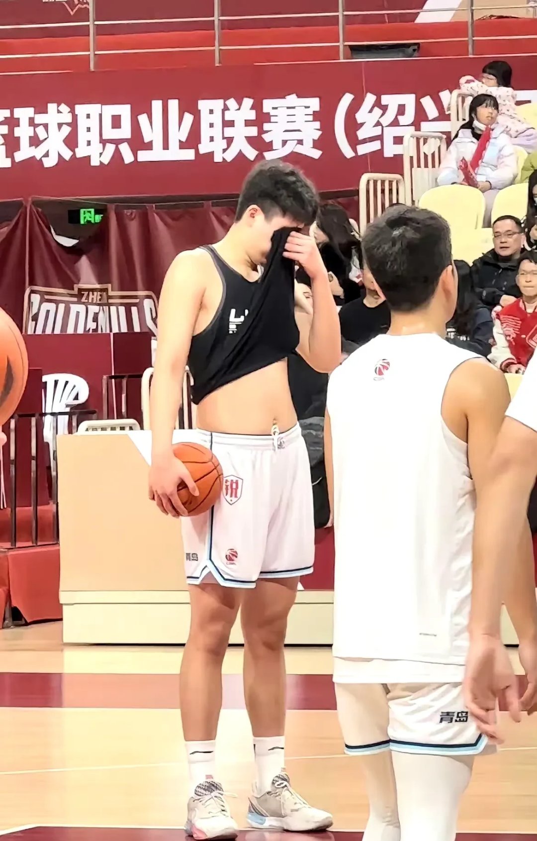 杨瀚森四场夏联落幕，看完他的比赛你有哪些感受？(杨瀚宇是谁)